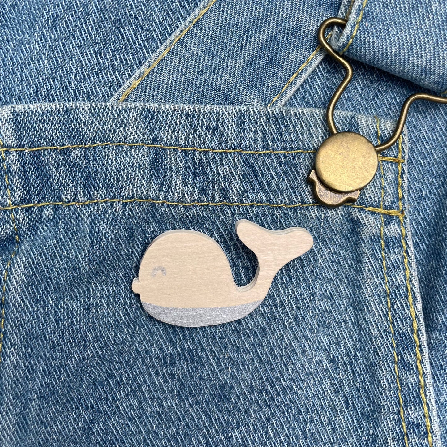 Broche baleine bois argenté
