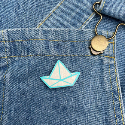 Broche bateau bois turquoise 
